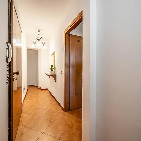 Centro Storico - Eleganza Rustica In Citta * مودينا