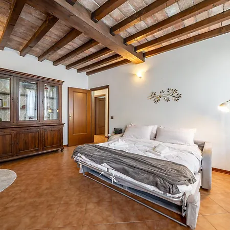Centro Storico - Eleganza Rustica In Citta * مودينا