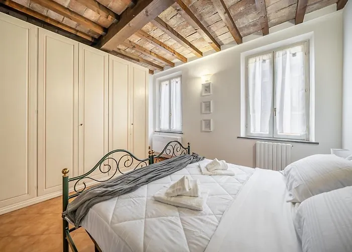 Lägenhet Centro Storico - Eleganza Rustica In Citta Modena